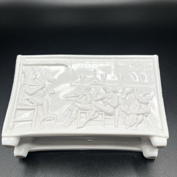 Antique Sowerby 1232 Old King Cole Victorian Pressed Milk Glass Fiddlers Vase - Picture 12 of 16